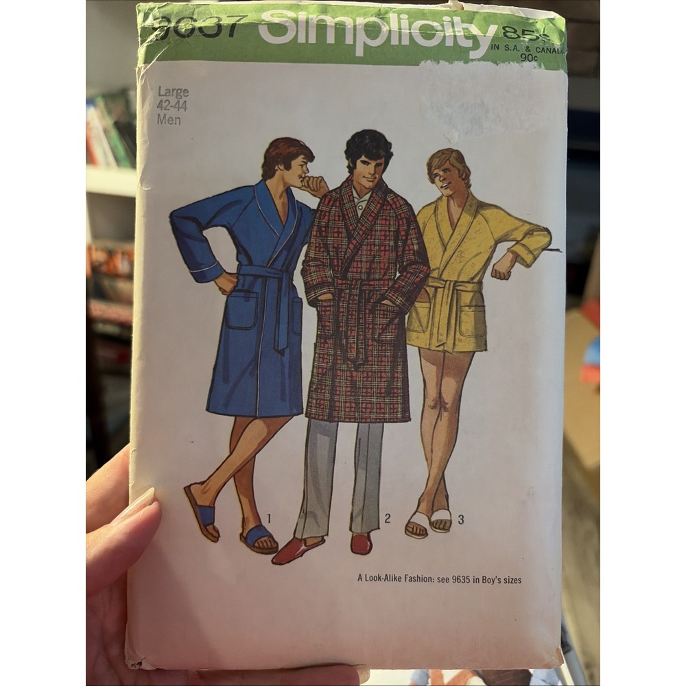 Vintage 1971 SIMPLICITY 9637 ROBE Mens Sewing PATTERN 42-44 Large Cut